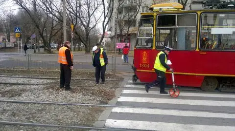 Kobieta pod tramwajem na Grochowskiej