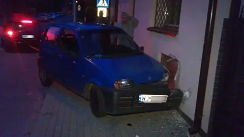 Pijany ucieczkę przed strażnikami zakończył na ścianie