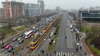 Wykolejony tramwaj na rondzie Radosława