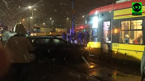 Toyota na torowisku, tramwaje stanęły