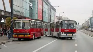 Ikarus 260 i 280 na ulicy Marszałkowskiej