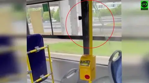 Nietypowa awaria w autobusie. Z sufitu wyciekał gorący płyn