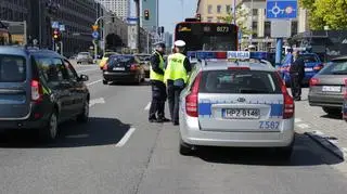 Kolizja osobówki z autobusem