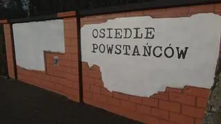 Zamalowali mural na ogrodzeniu osiedla