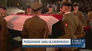 Pożegnanie Jana Olszewskiego - wyprowadzenie trumny