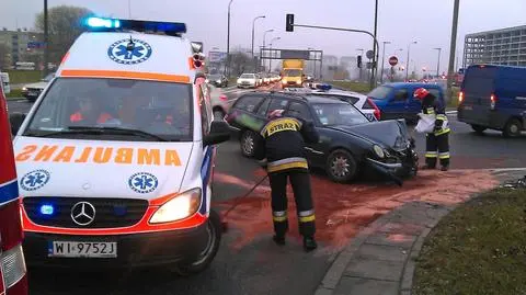 Kolejny wypadek z udziałem taksówki. Dwie osoby w szpitalu