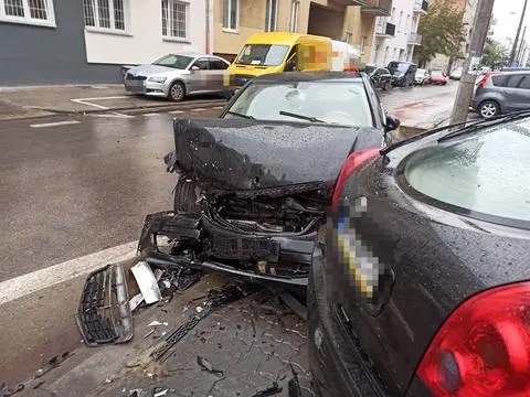 Na Strzeleckiej zderzyły się trzy samochody