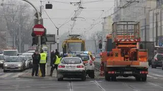 Uszkodzona trakcja tramwajowa