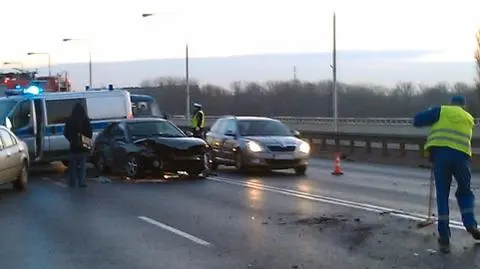 Trzy osoby ranne na moście Gdańskim