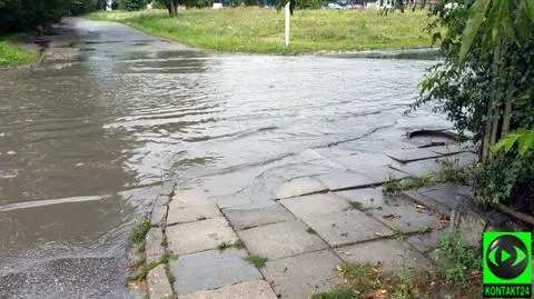 "Wielka kałuża przypominająca jezioro". Zalało Sowińskiego