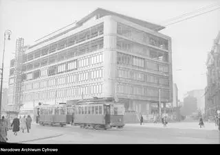 Centralny Dom Towarowy (później Smyk) w Alejach Jerozolimskich, 1950-51