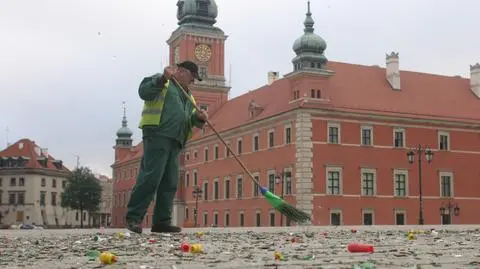Wielkie sprzątanie po zabawie kibiców