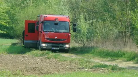 Znalezione beczki z kwasem do utylizacji. Policja szuka właściciela 