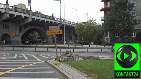 Tekturowy znak dla zagubionych 