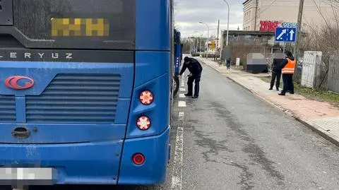 Policjanci skontrolowali stan techniczny autobusów