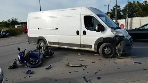 Motocyklista w szpitalu po zderzeniu z autem 