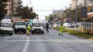 Grójecka zablokowana przez olej