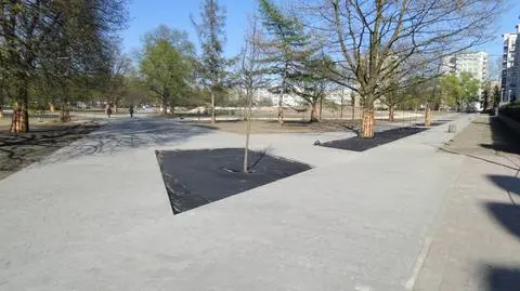 Park zmieniony w betonową pustynię. "Poczekajmy do końca remontu"