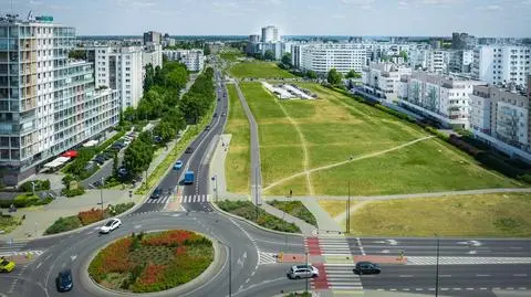 Rozpoczyna się budowa parku nad tunelem POW. Ostatnie dni na zabranie aut z dwóch parkingów