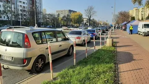 Przy Cmentarzu Bródnowskim tworzą się w poniedziałek korki