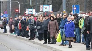 Pasażerowie nadal korzystają z tramwajów