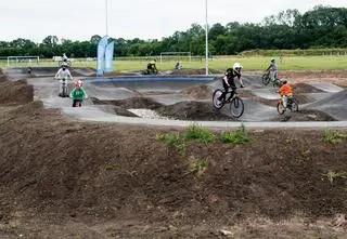 Wypadek na pumptracku. Nie żyje młody mężczyzna