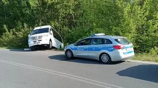 Kradziony autobus wylądował w rowie po kolizji