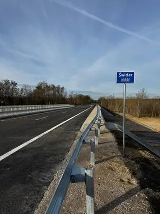 Nowy most nad Świdrem w ciągu DW801