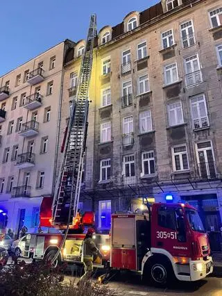 Pożar w kamienicy przy ulicy Tarchomińskiej