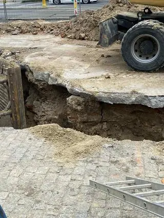 Prace na rogu Marszałkowskiej i Królewskiej
