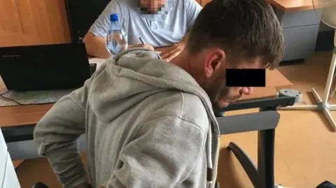 Przyłożył nóż do szyi ekspedientce, zażądał pieniędzy