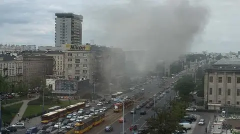 Pożar przy PKP Powiśle. Kłęby dymu było widać z daleka