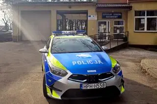 Policjanci eskortowali rodzinę do szpitala