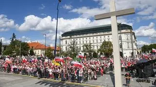 Prezydent wyszedł do swoich zwolenników. "Emocje tu buzowały"