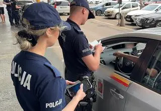 Sześciu poszukiwanych wśród kierowców przewozu na aplikację