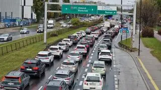 Utrudnienia w alei Prymasa Tysiąclecia po zderzeniu 