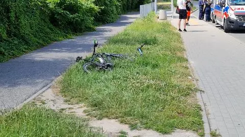 Jechał hulajnogą, zderzył się z rowerzystą