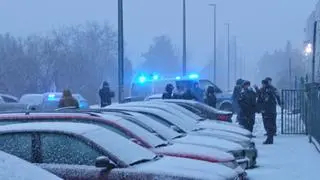 Mężczyzna oddał strzały w kierunku policjantów