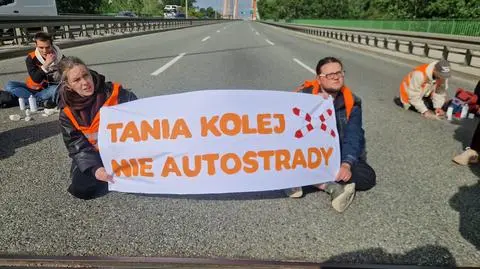Ostatnie Pokolenie zablokowało most Siekierkowski