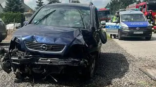 W Nartach (gm. Jedlińsk) 15-latek kierujący oplem na prostym odcinku drogi zjechał do rowu