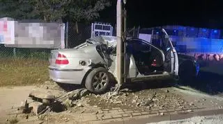 Zawinął auto wokół słupa. W organizmie alkohol i THC