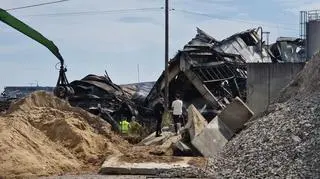 Działania służb po pożarze hali w Mińsku Mazowieckim