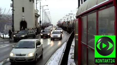 Tramwaje stanęły na Poniatowskim