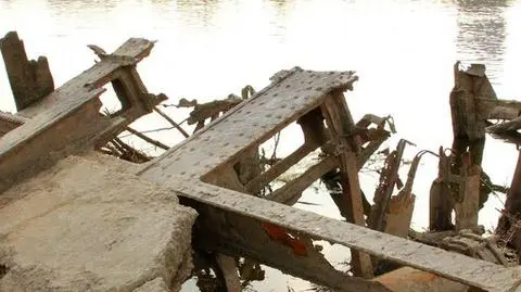Wisła odkryła fragment dawnej Warszawy