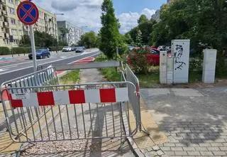 Po kilku latach od zakończenia remontu usunęli skrzynki zawalidrogi