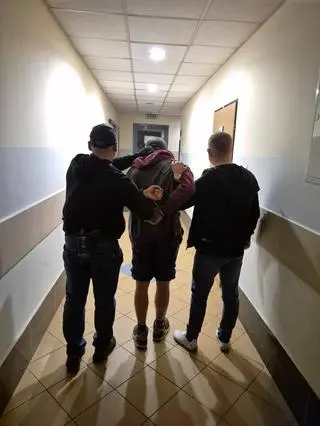 Mężczyzna jest podejrzany o pobicie na przystanku