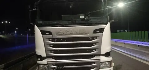 Tir już zjeżdżał w bariery. Kierowca był kompletnie pijany