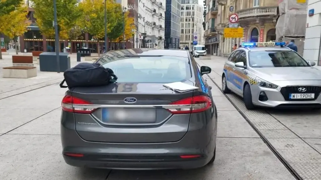 Złamał zakaz, nie ma prawa jazdy, poprosił, by nic nie mówili szefowi