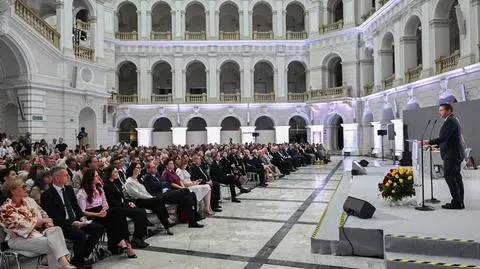 Uroczysta sesja Rady Warszawy w auli Politechniki Warszawskiej