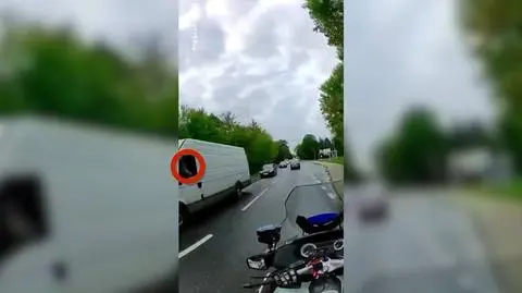 Kierowca nie zauważył nawet sygnałów policjanta